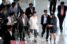 연찬회 참석하는 박근혜