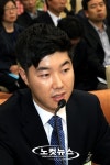 답변하는 유현석 유성기업 기획실장