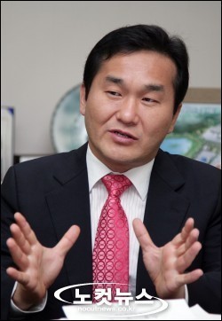 원희룡, 경남 지역 당원과 소통 강화하며 노력 열정적 지원자와 대화