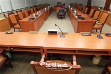 열리지 못하고 있는 해양수산부 업무보고