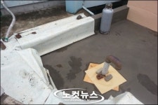 비 새고, 무너지기 직전… 상이용사촌 40년 방치