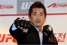 펀치 KO승 김동현, 역시 최초의 사나이