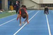 네발로 100m 달리기…세계 신기록 16초 87