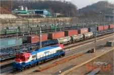 파업 이틀째... 인적 드문 오봉역