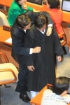 옷고름 매주는 권선동 의원
