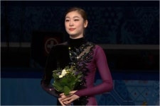 WSJ 김연아 헌정시 모든 짐을 내려놓고 땅으로...
