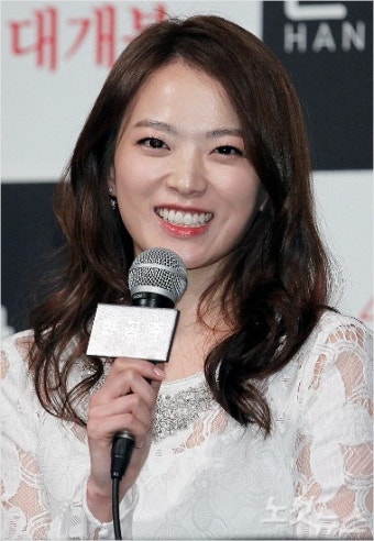 '한공주' 천우희, '눈길을 사로잡는 화사한 미소'