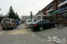 강릉아산병원 기부채납외면…위험도로 확장 거부