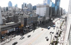 강남대로는 영화촬영 중