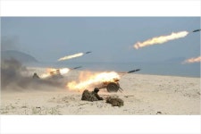 北 김정은 포병훈련에 멋 부리기 없애라