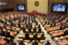 '국회의원 겸직금지' 후퇴…못말리는 특권 집착(종합2보)