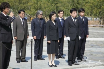 김진표, 봉하마을 찾아 