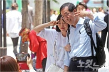 박원순 소박한 소통선거 소품은 배낭 골목 대화