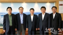 안상수 창원시장, 지역 국회의원들로부터 불통 지적