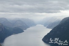 600m 절벽 오르니 뤼세 피오르드 한눈에