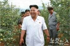 北 김정은 여름 휴가중…무엇을 구상할까?