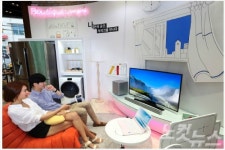 최신 유행 느끼려면 삼성디지털프라자 홍대점으로 오세요