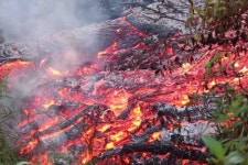 하와이 진격의 용암, 마을 진입로 300m 접근…주민 대피