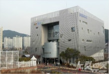 수원시, 광교홍재도서관 개관