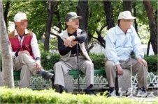 노인보험 '묻고 따지고 주지도 않는다'