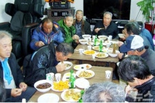 겨울 추위를 녹이는 자장면 봉사