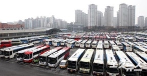 귀성버스로 가득한 고속버스터미널