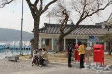 경주 보문호반길에 음악방송과 우표없는 느린 우체통