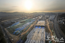 KTX 수서역 주변 땅 사줄게…10년 지기 등친 친자매