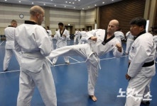 돌려차기는 이렇게