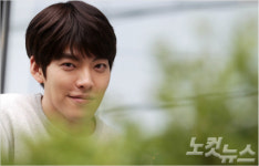 스물일곱 김우빈이 다시 쓰는 스물의 청춘기