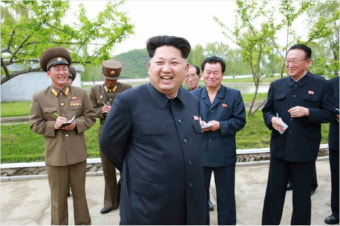 北 김정은, 군 부대 신창양어장 시찰…