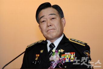 '명박산성'의 어청수, 盧→MB→朴 정권마다 잘나가는 까닭은