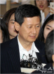 [아침 신문]환갑아들도 아버지에게 손찌검당하는 재벌가
