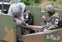 중면사무소 인근 도로 기동하는 군 차량