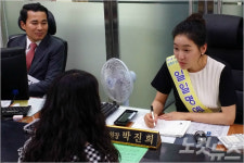 [영상] 배우 박진희, 광주지법 순천지원서 '일일 명예지원장'
