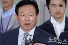롯데 신동빈 회장, 계열사 지분 반대세력보다 적은데 어떻게?