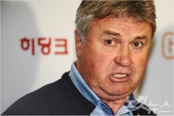히딩크 전 감독 5일 방북…풋살경기장 건립 협의