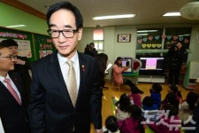 총리 장관들 앞다퉈 보육대란 행차…정부 지원 없다(종합)