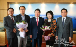 창원시, 노래교실 윤아 씨 등에 홍보활동 인정 포상