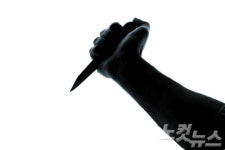 말다툼 끝에 흉기로 아들 찌른 母 살인미수 영장