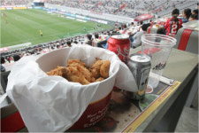 FC서울의 치킨존, KFC를 만나 업그레이드!