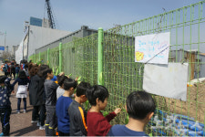 우리 아이 학교 앞에 방사선기기?…우려에 문제 없다