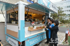 구청서 핫도그 맛봐요…부산 해운대, 푸드트럭 운영