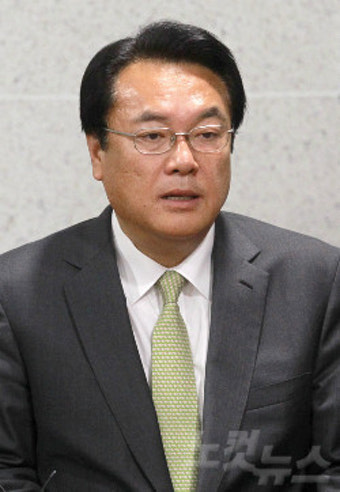 정진석 