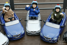 BMW 칼치기 없는 운전문화 아이 때부터 가르친다