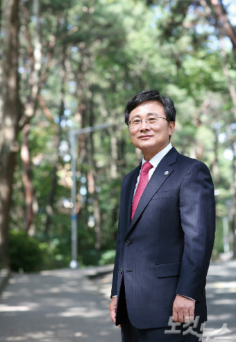 전호환 신임 부산대 총장 