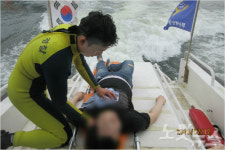 부산 수영강에 20대 남성 투신…무사히 구조