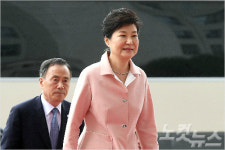 박 대통령 피해의식 버려야…우리가 동북아 번영의 주역