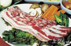 휴가지 삼겹살 주의보…수입 육류 국내산 둔갑판매 극성