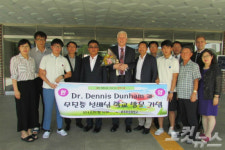 광주 무진중 40년 전 원어민 교사, 학교 다시 찾아